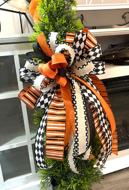 H- Ween Bow!!!!